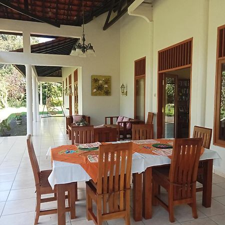 Guesthouse Rumah Senang Kalibaru Εξωτερικό φωτογραφία