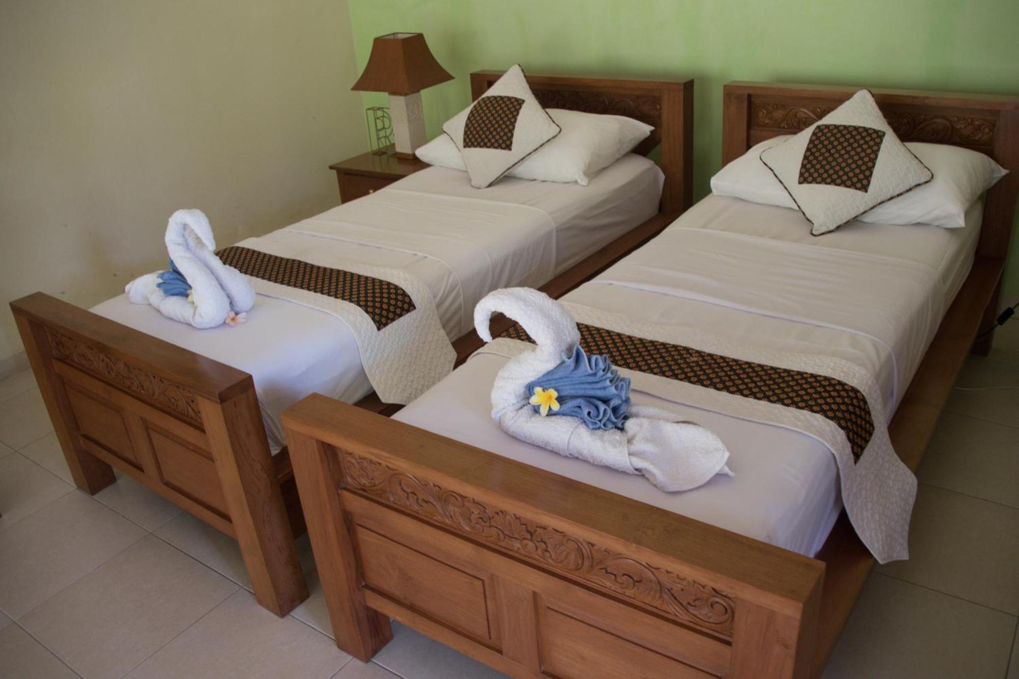 Guesthouse Rumah Senang Kalibaru Εξωτερικό φωτογραφία