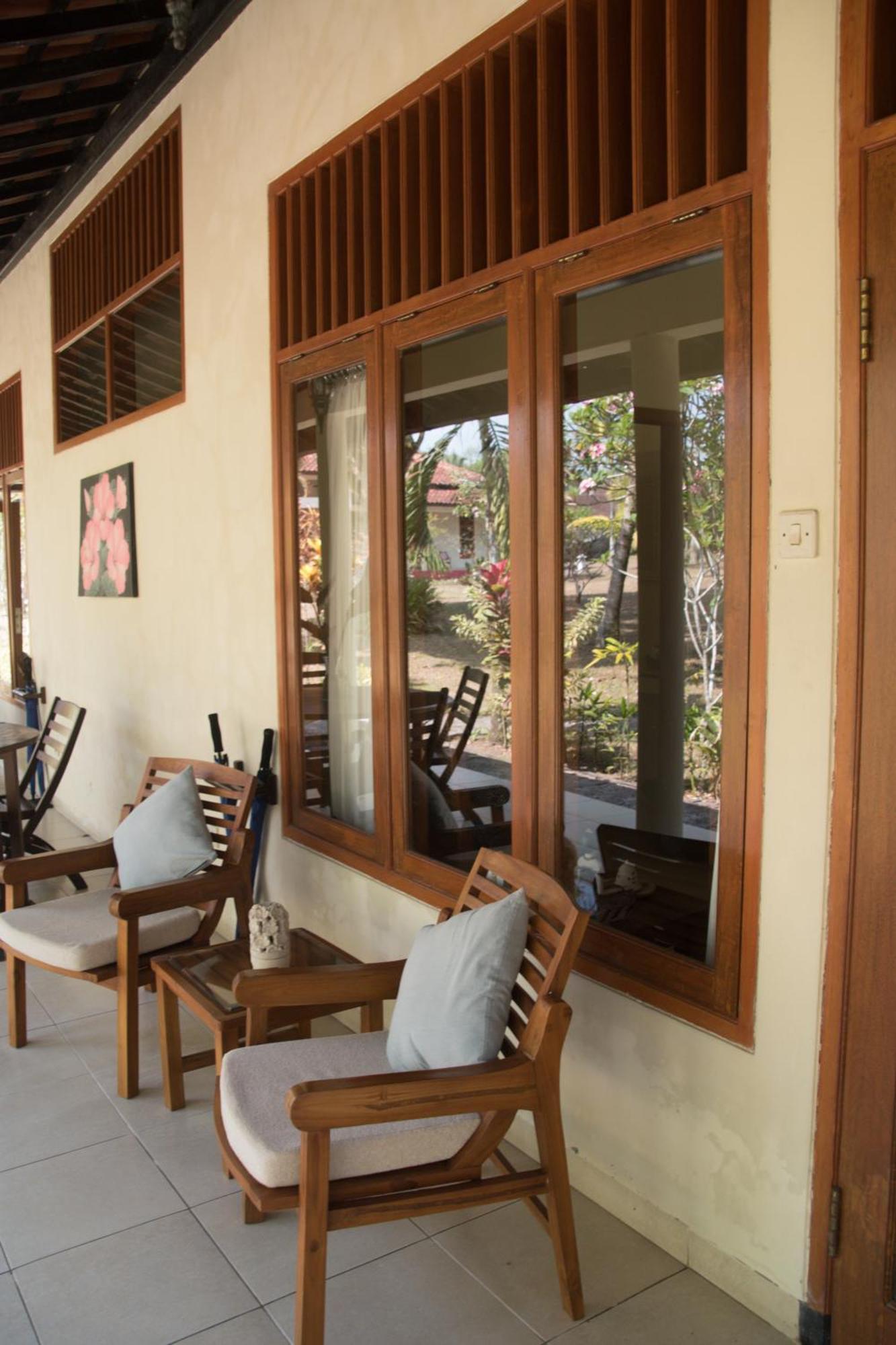 Guesthouse Rumah Senang Kalibaru Εξωτερικό φωτογραφία