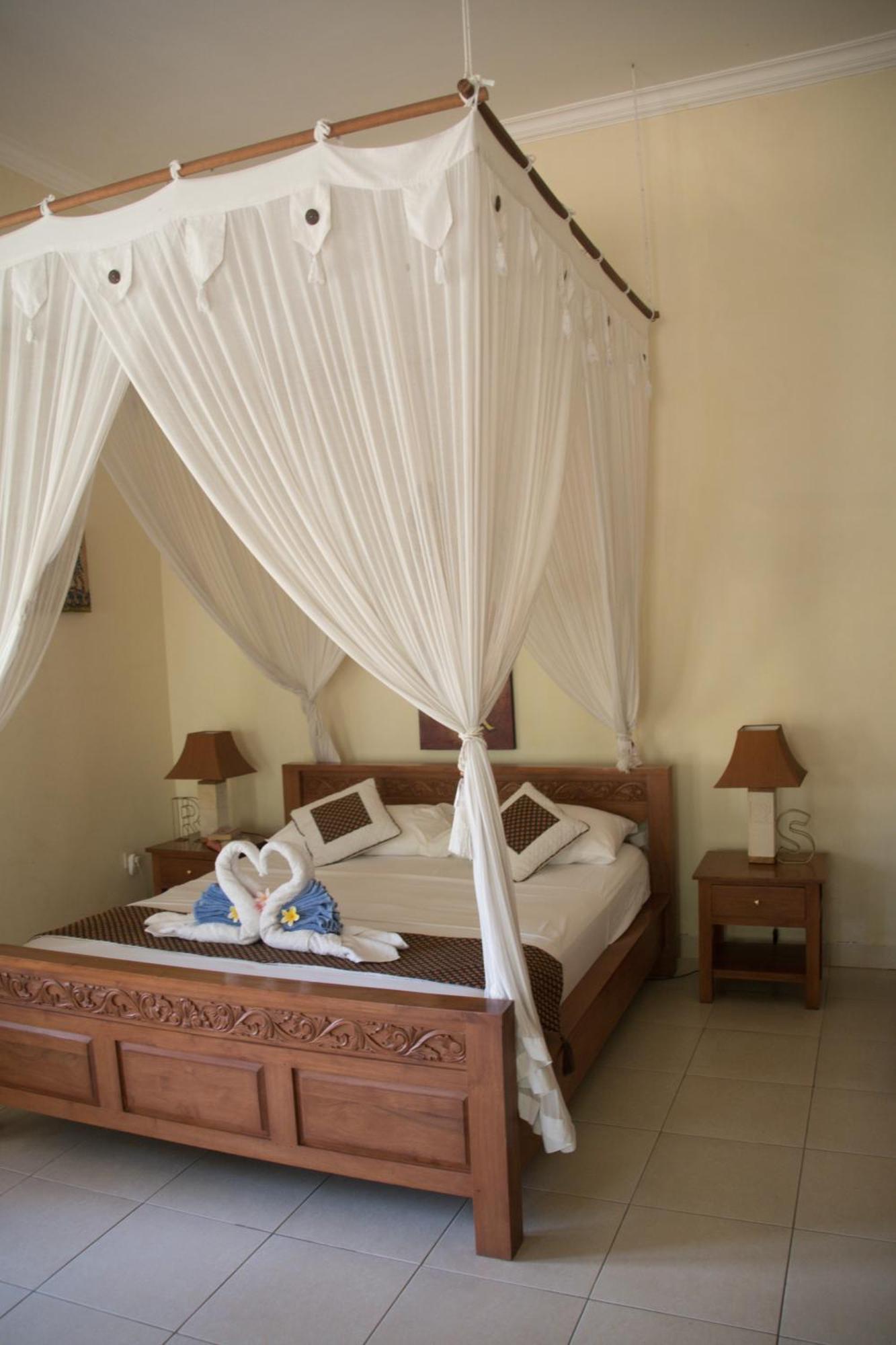 Guesthouse Rumah Senang Kalibaru Εξωτερικό φωτογραφία