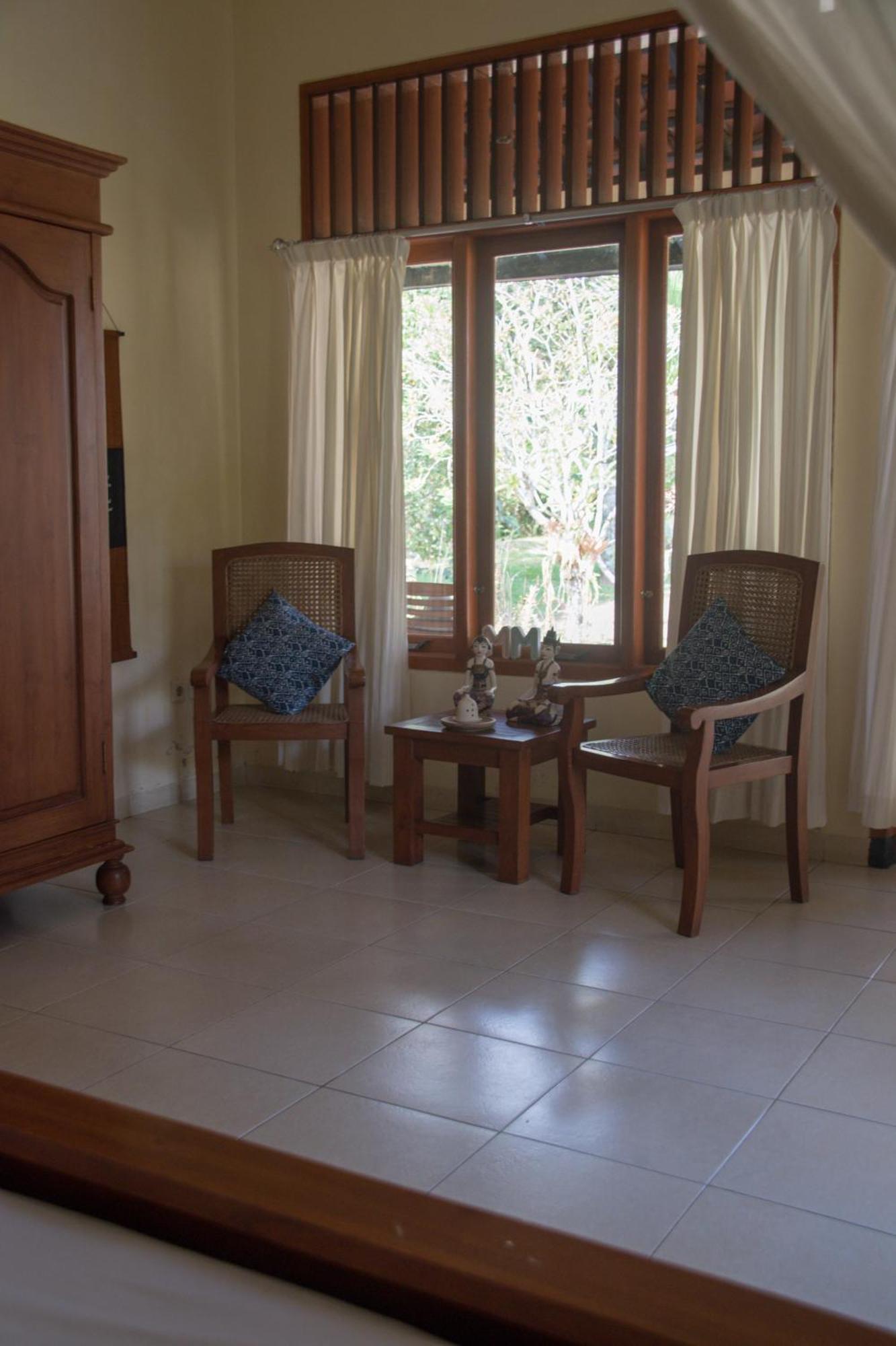 Guesthouse Rumah Senang Kalibaru Εξωτερικό φωτογραφία
