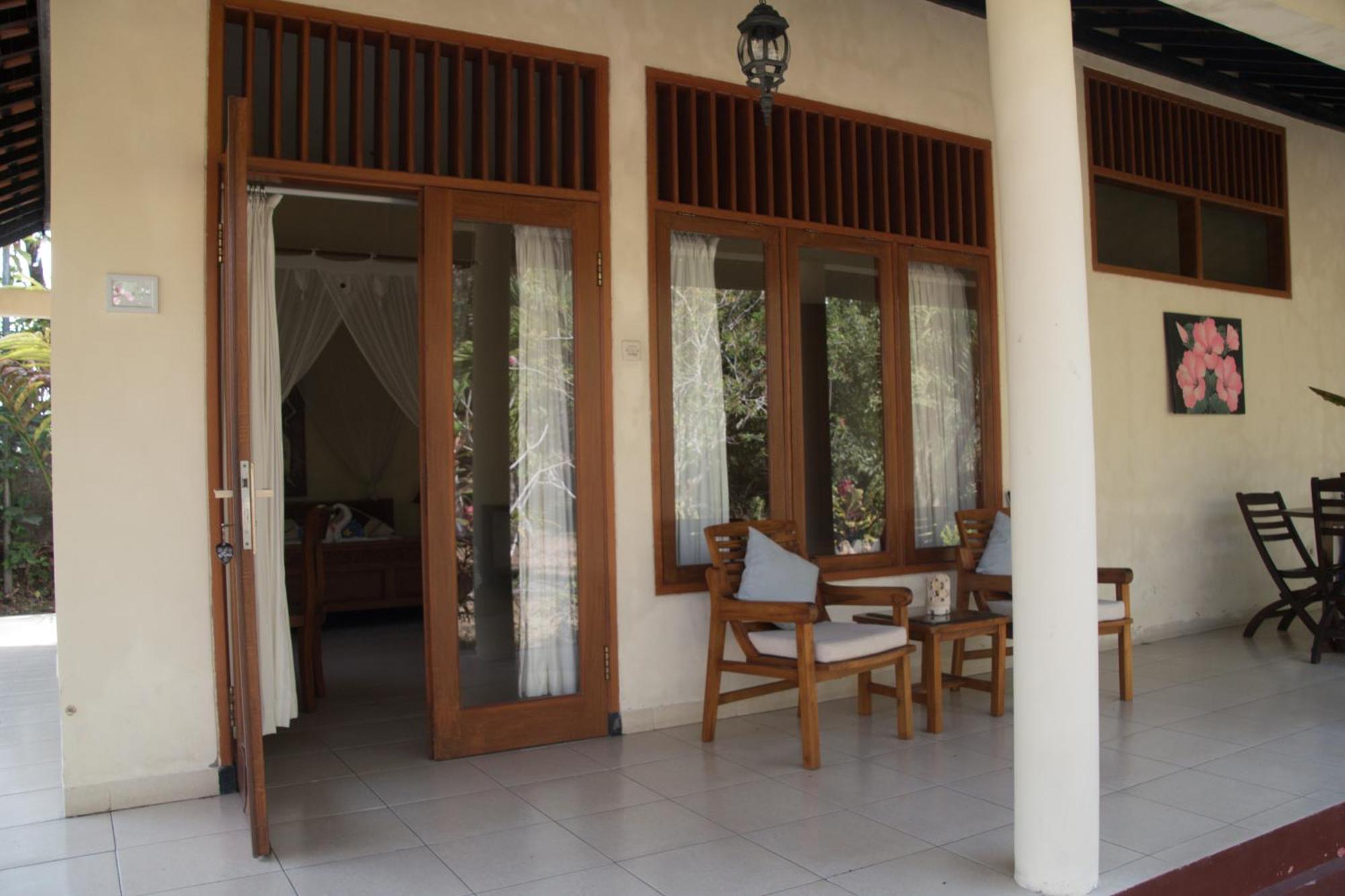 Guesthouse Rumah Senang Kalibaru Εξωτερικό φωτογραφία