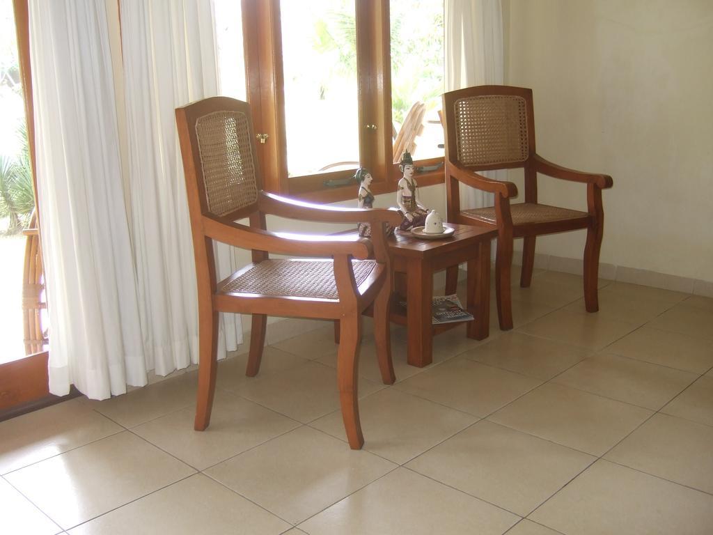 Guesthouse Rumah Senang Kalibaru Εξωτερικό φωτογραφία