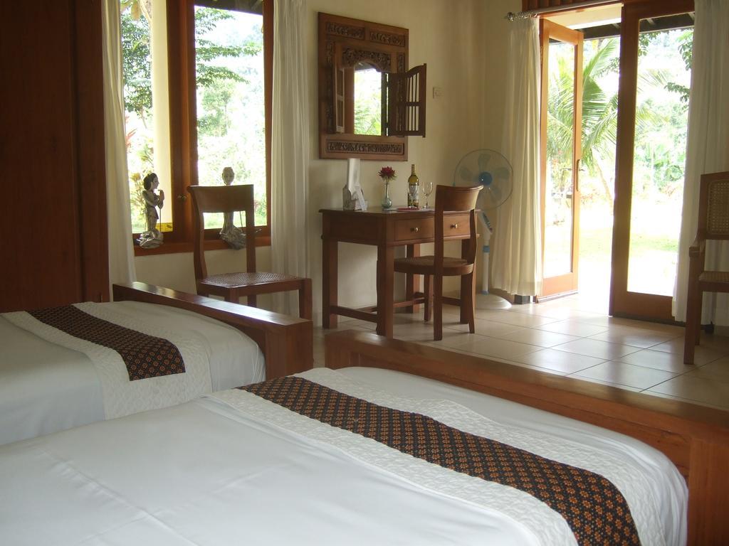 Guesthouse Rumah Senang Kalibaru Εξωτερικό φωτογραφία