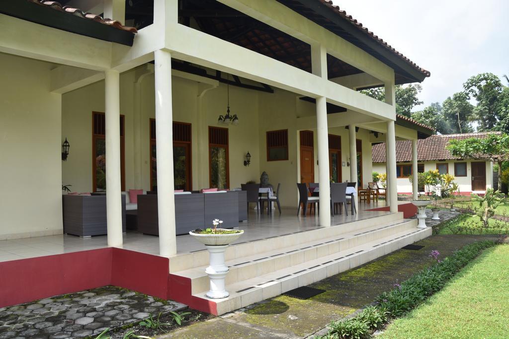 Guesthouse Rumah Senang Kalibaru Εξωτερικό φωτογραφία