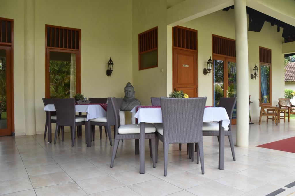 Guesthouse Rumah Senang Kalibaru Εξωτερικό φωτογραφία